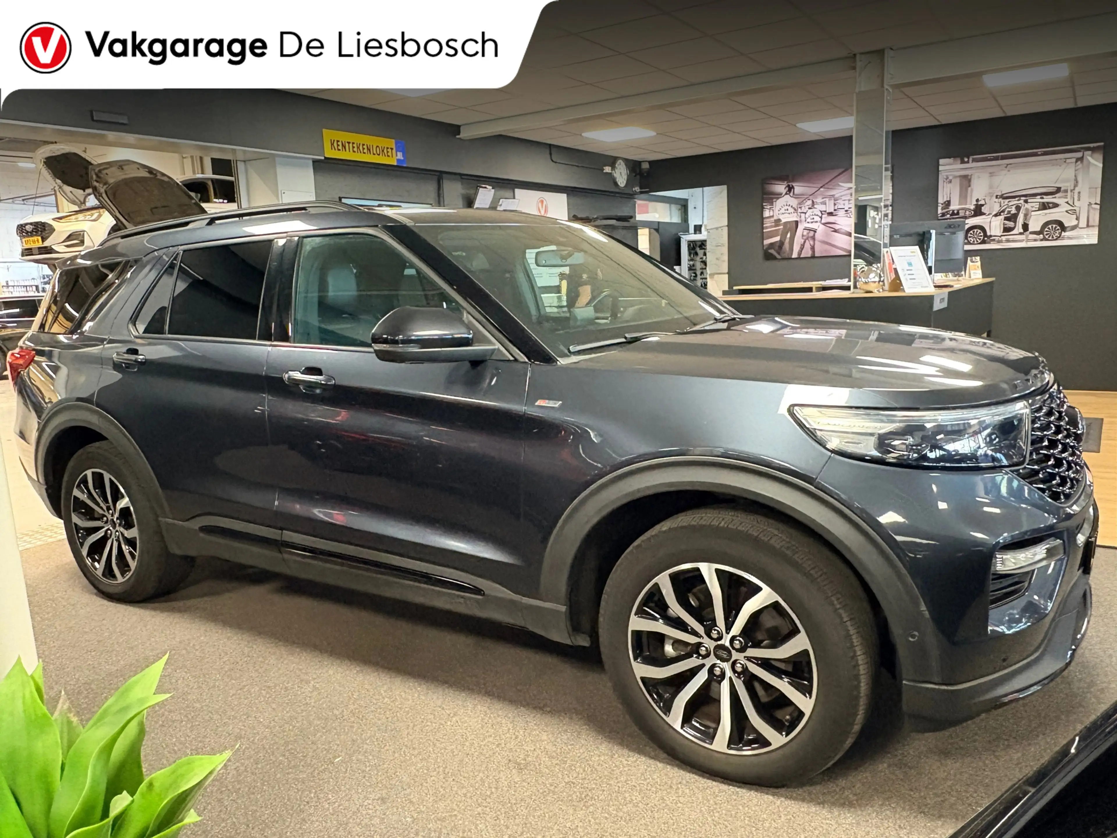 Ford Explorer 3.0 V6 EcoBoost PHEV ST-Line 7persoons / panorama- — photo 6