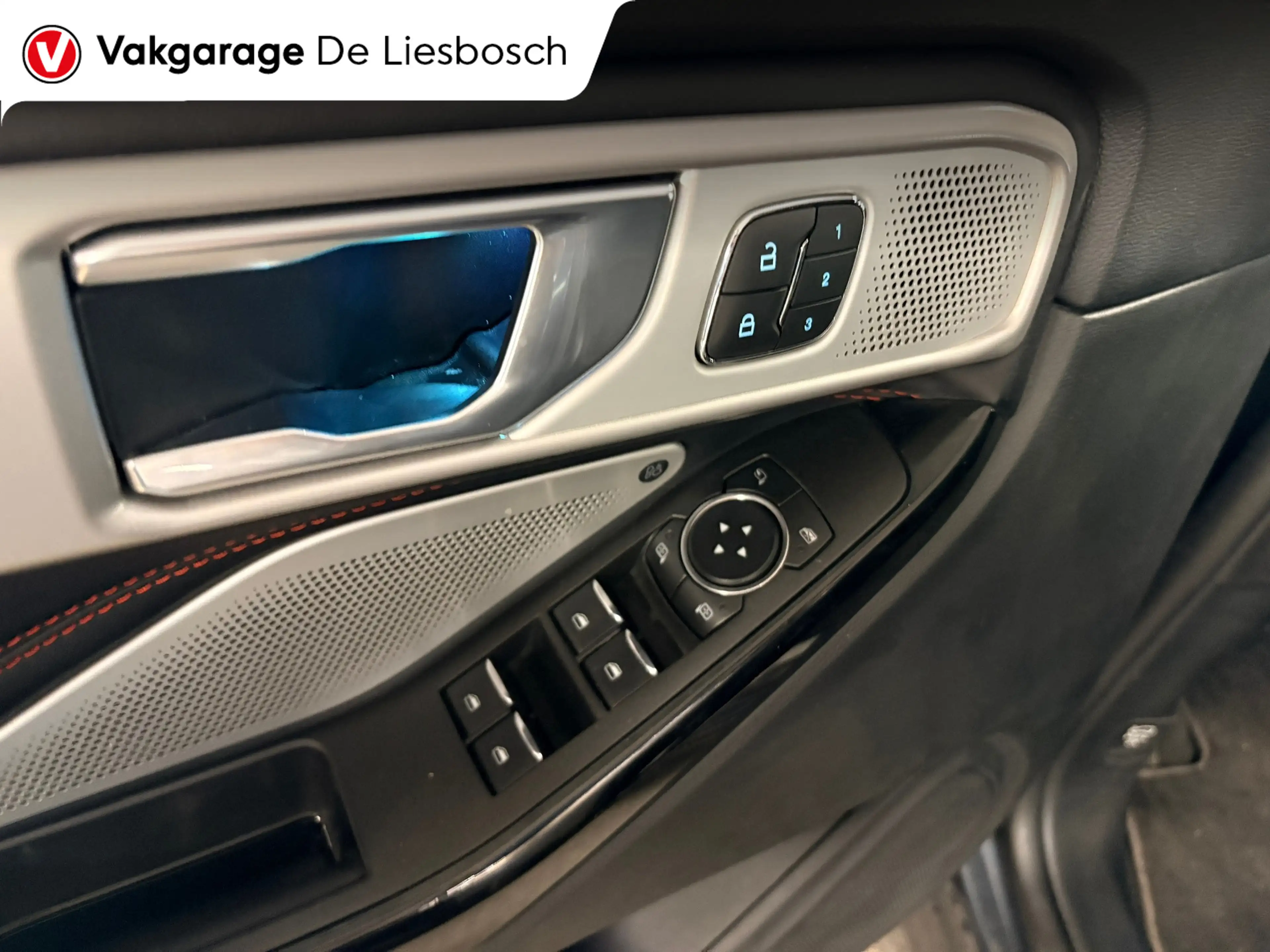 Ford Explorer 3.0 V6 EcoBoost PHEV ST-Line 7persoons / panorama- — photo 12
