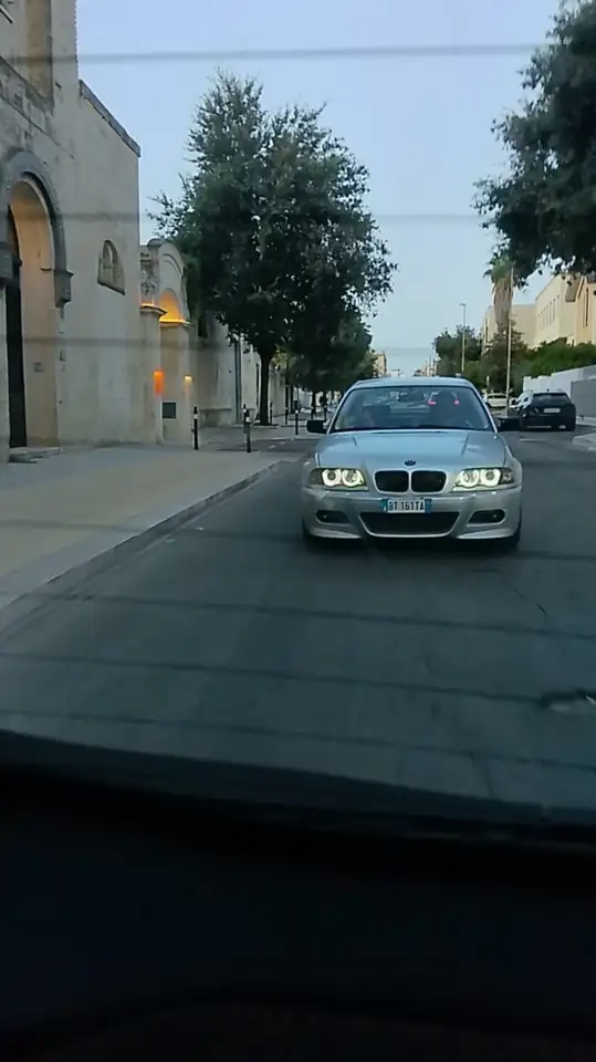BMW 320d, foto 1
