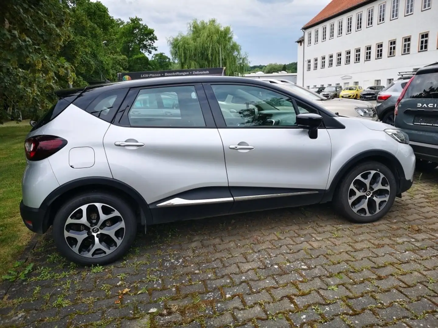 Renault Captur TCe 150 EDC GPF VERSION S Silber - 2