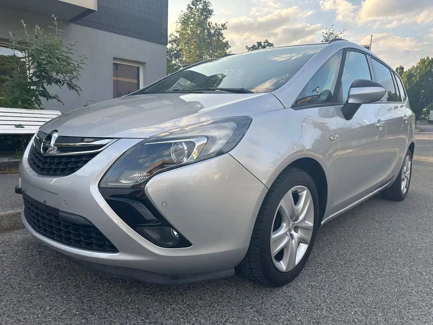 Opel Zafira C Tourer Edition  sehr gepflegt Silber - 1