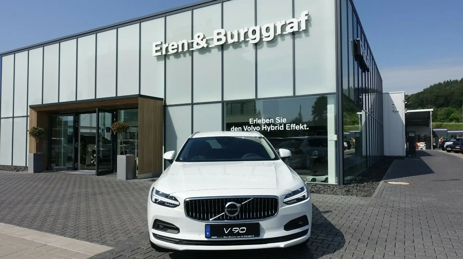 Volvo V90 Momentum Pro B4 Diesel Automatik Weiß - 1