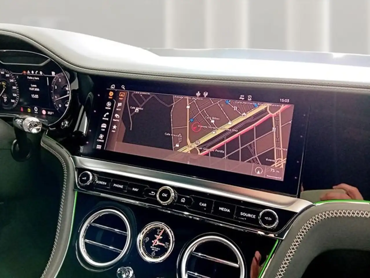 Bentley Continental GT 2023 — фото 15