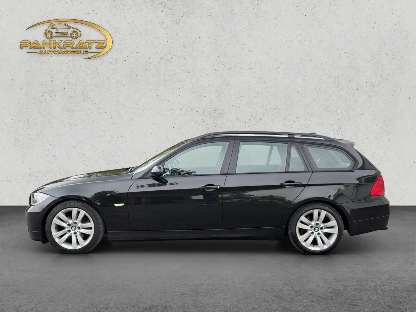 BMW 320 AUT. *Navi *Pano *Xenon *Leder *PDC *SHZ *AHK Schwarz - 2
