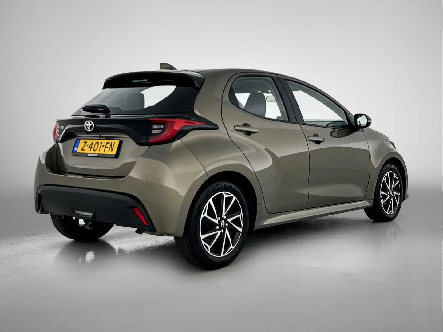 Toyota Yaris 1.5 VVT-i Dynamic | Apple Carplay/Android Auto | L Groen - 2
