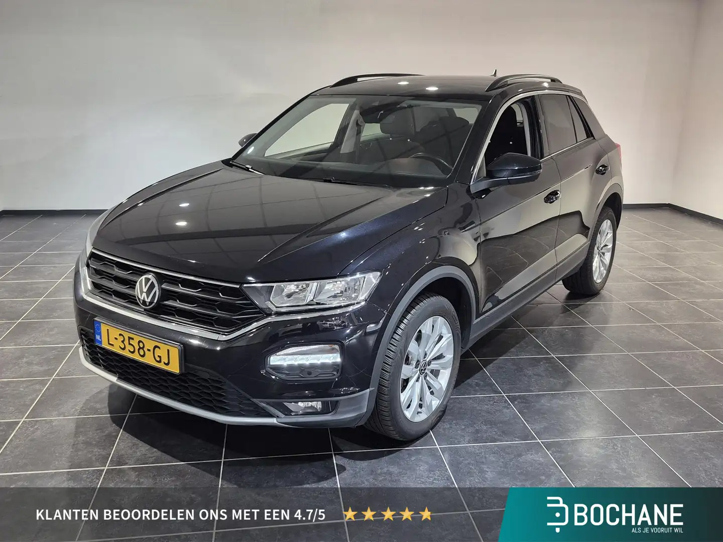 Volkswagen T-Roc 1.0 TSI Style | Navigate | Clima | Zwart - 1