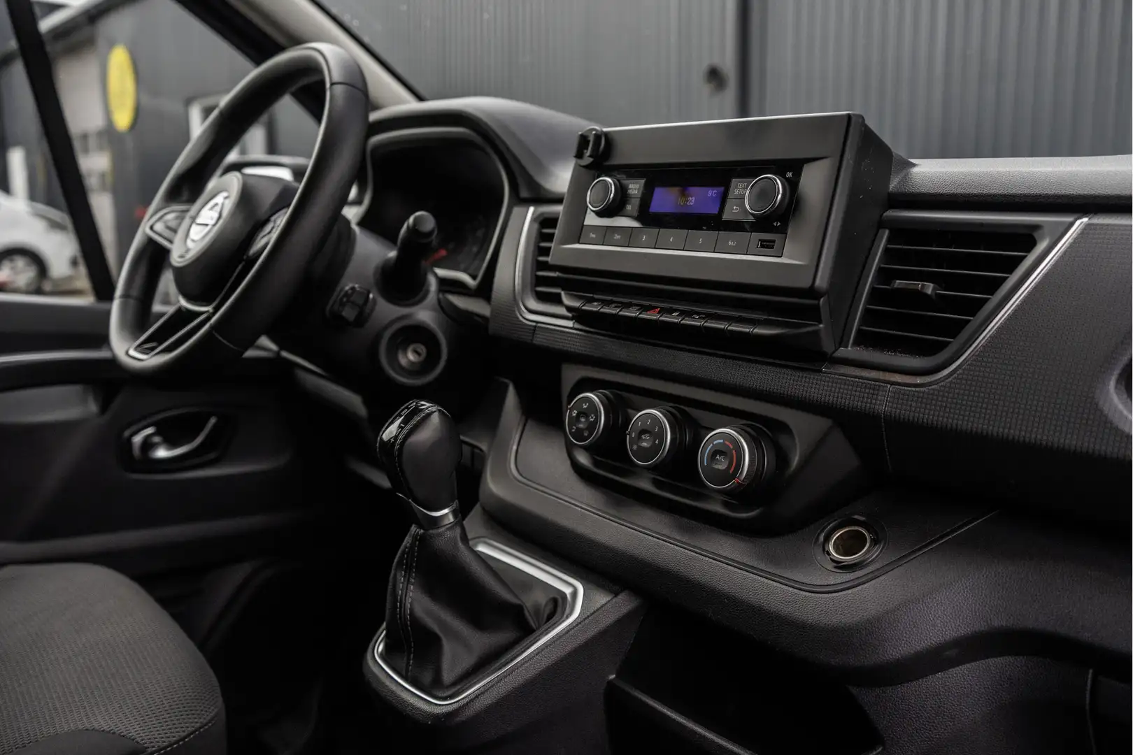 Nissan Primastar dCi | L2H1 | Automaat | 150 PK | LED | Cruise | Ai Zwart - 2