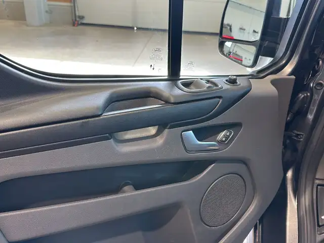 Ford Transit Custom view 8