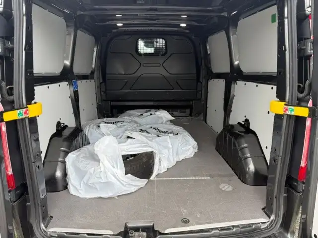 Ford Transit Custom view 10