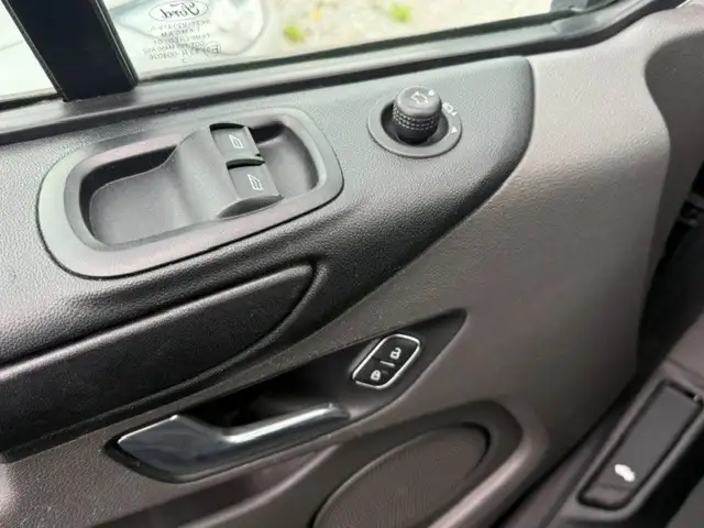 Ford Transit Custom view 15