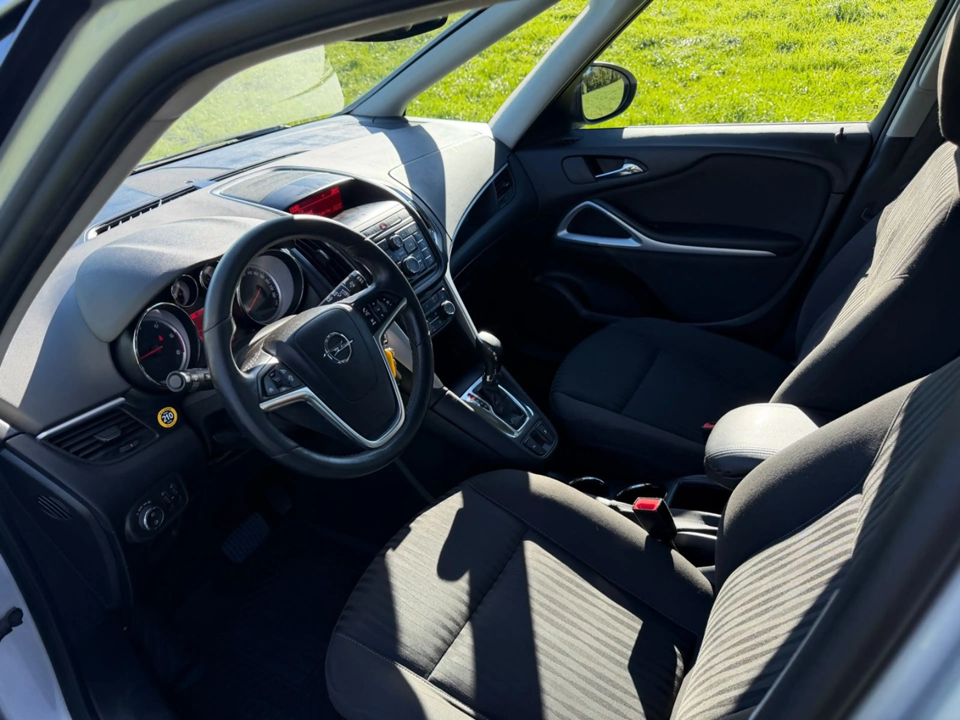 Opel Zafira C Tourer Automatik Edition 2.0CDTI — photo 13