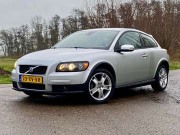 1.6 Momentum Leder Clima Cruise Control Trekhaak G
