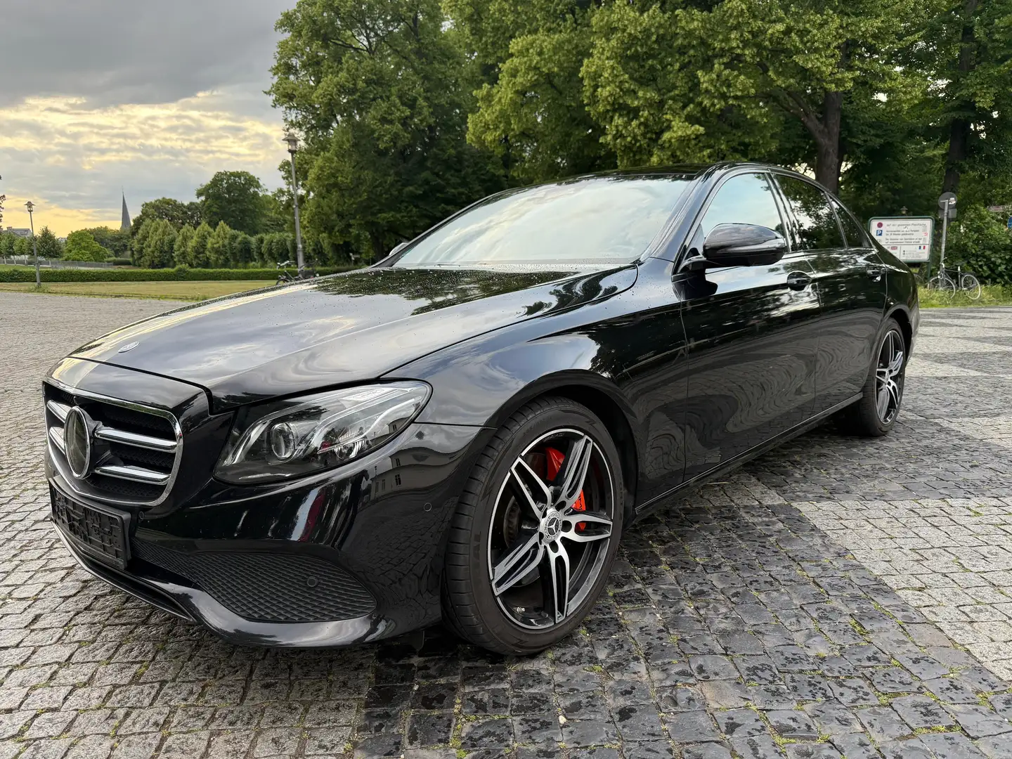 Mercedes-Benz E 350 Diese  9G-TRONIC AMG Line 19 Zoll AMG FELGEN Negru - 2