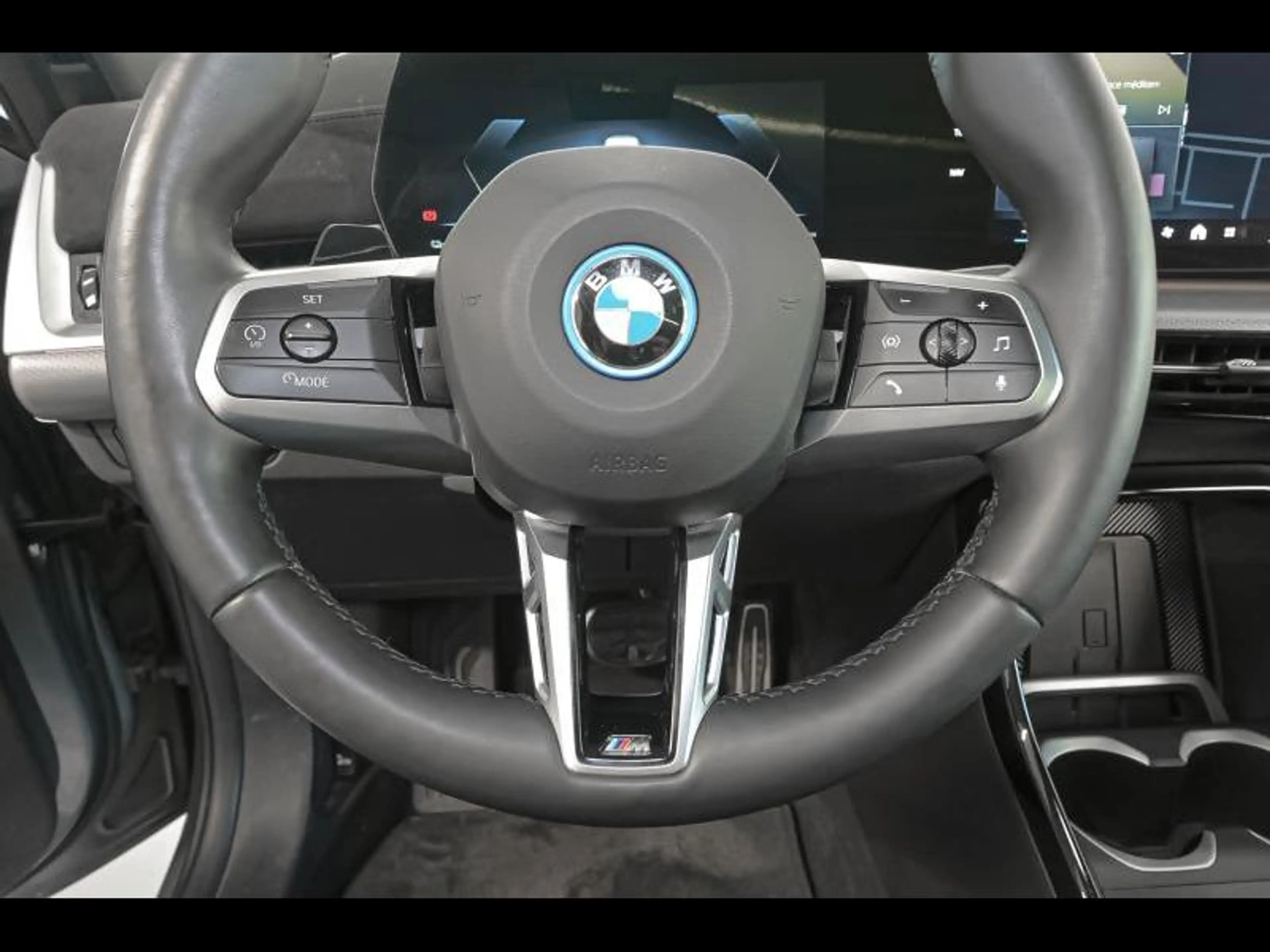BMW iX2 xDrive30 - M Pack PRO — photo 9