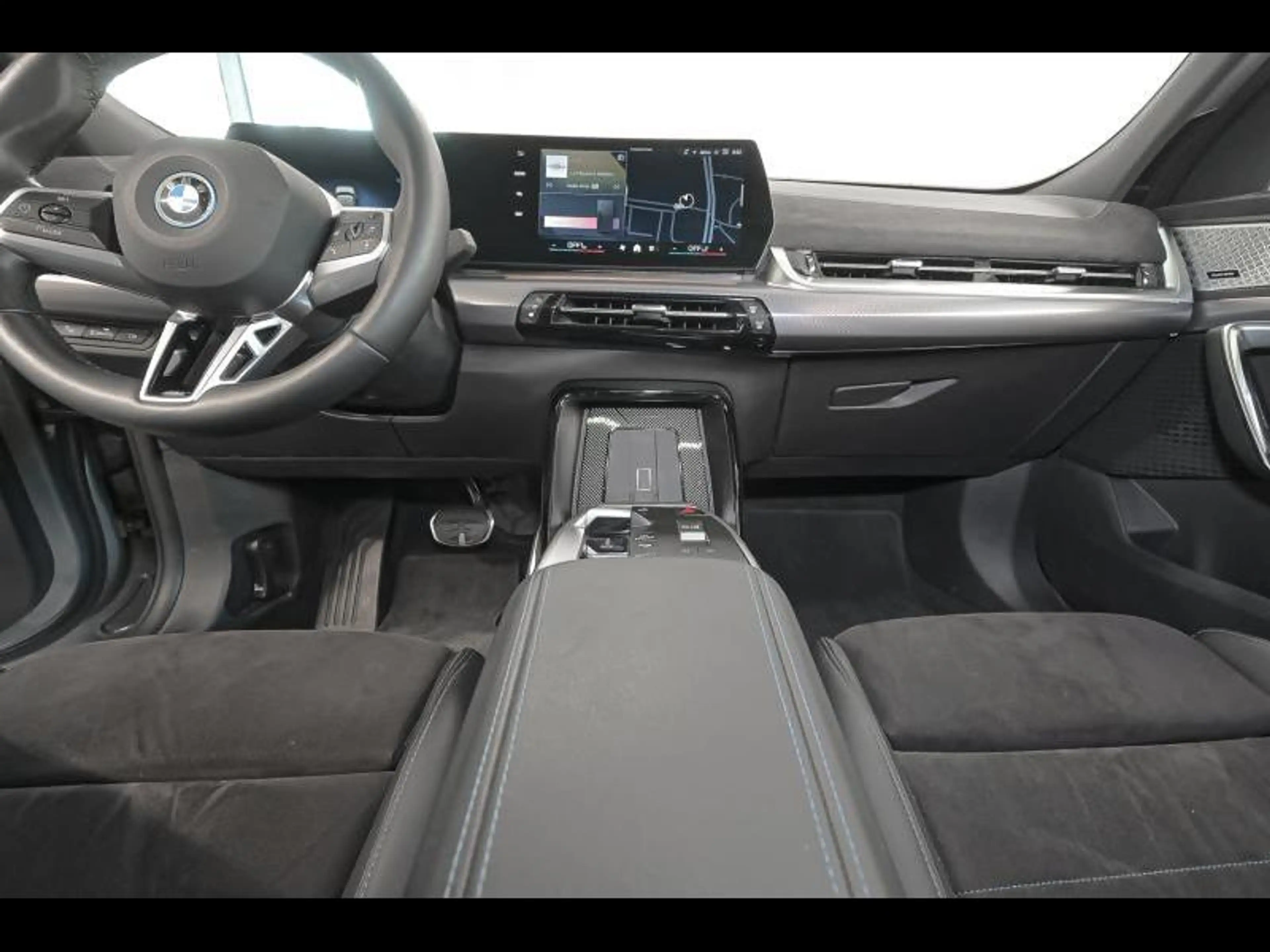 BMW iX2 xDrive30 - M Pack PRO — photo 7