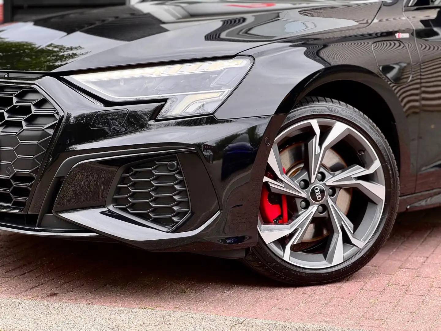 Audi A3 Sportback 45 TFSI e S edition Competition Carbon/P Noir - 2