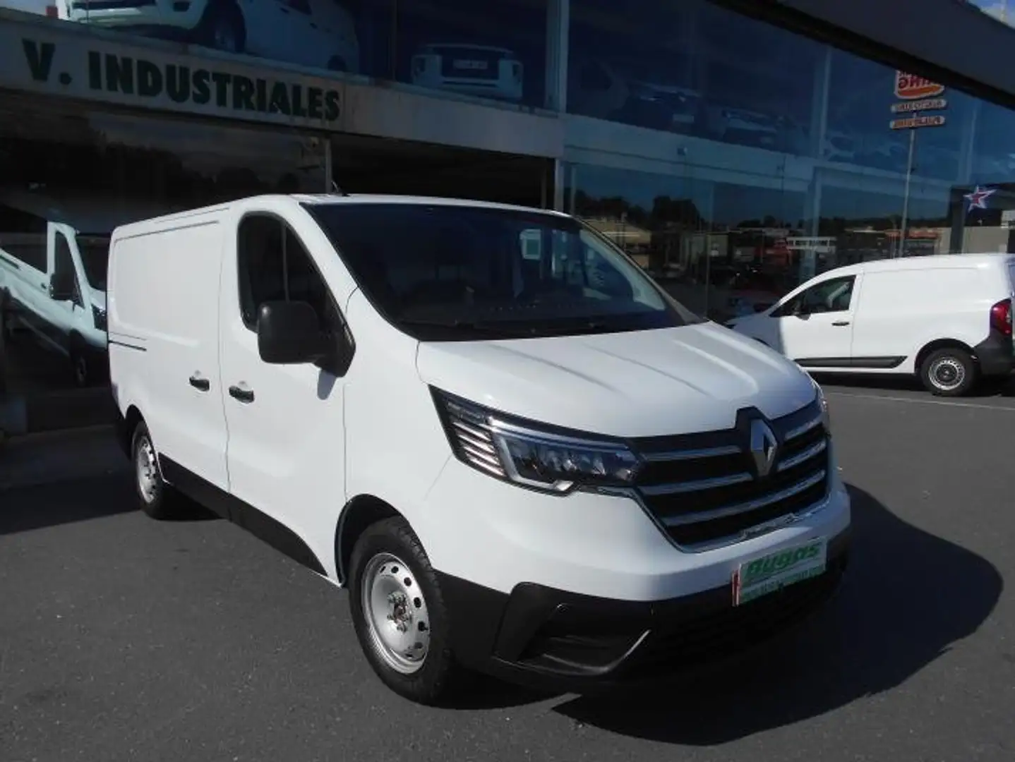 Renault Trafic RENAULT 2.0 BLUEDCI 130 CV FURGON CERRADO L Blanco - 2
