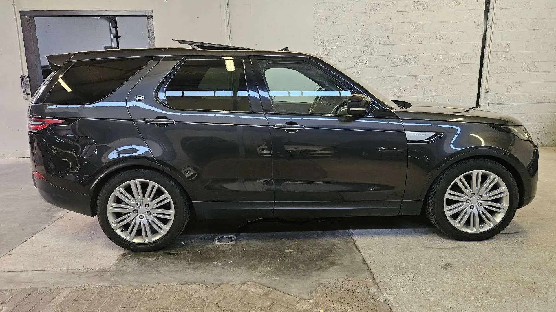 Land Rover Discovery 3.0 TD6 HSE Luxury 7pl. TVA INCL BTW INCL Gris - 2