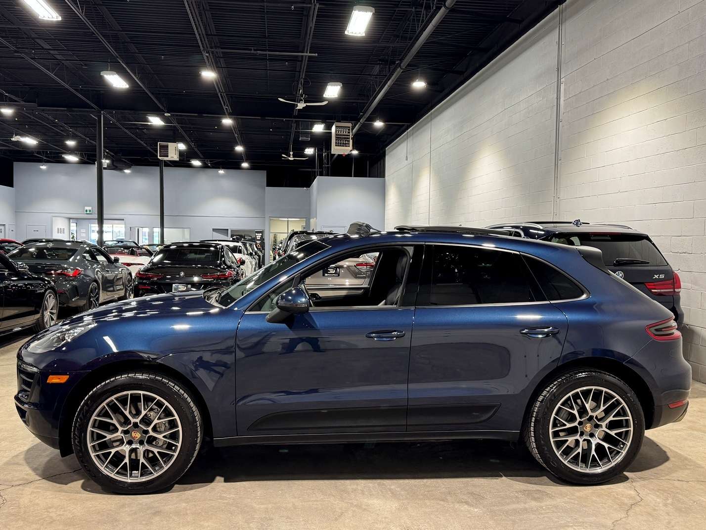 2017 Porsche Macan S,PREMIUM PLUS PKG,20" RS SPYDER WHEELS,ONLY 49K alt 4