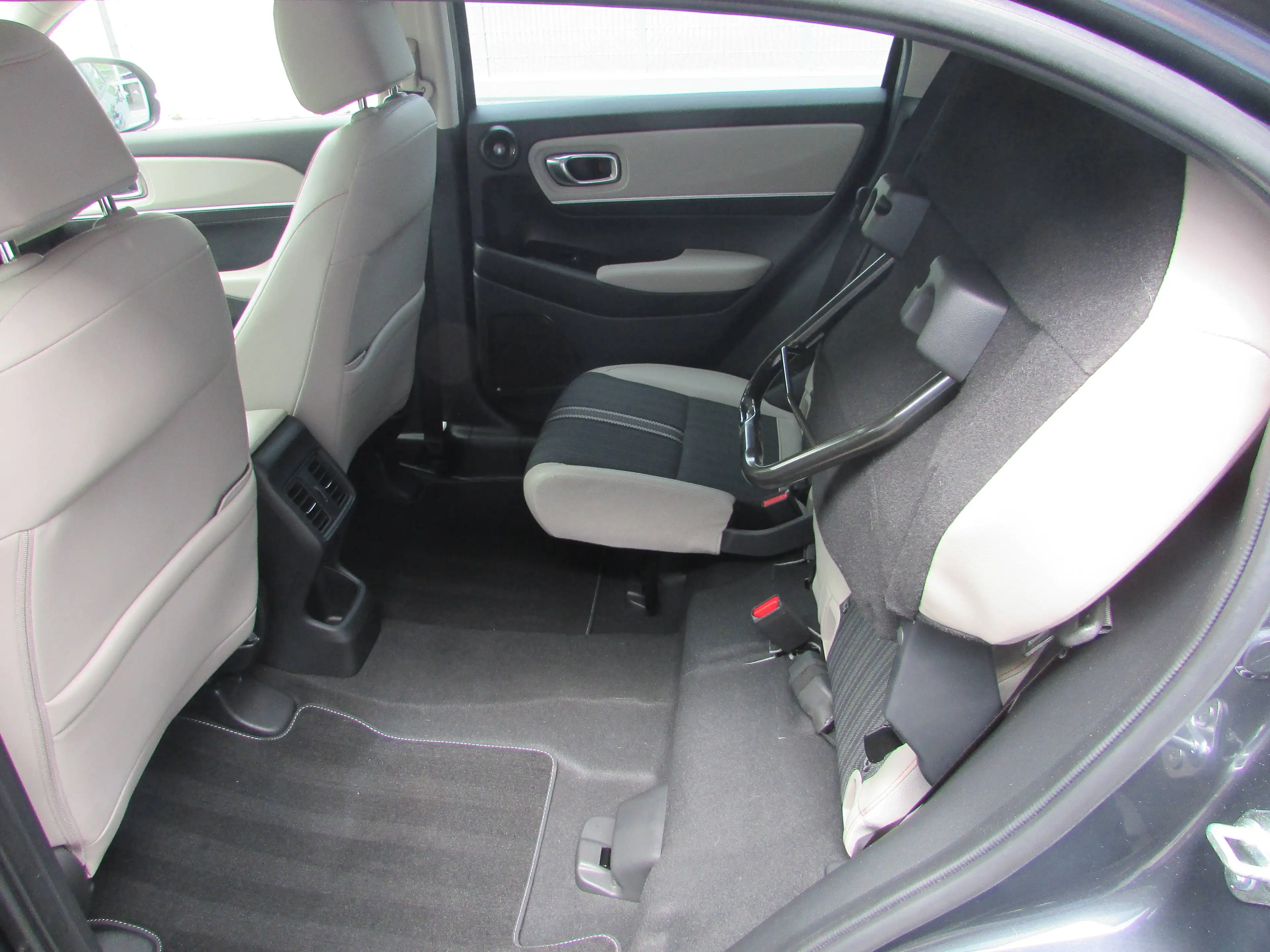 Honda HR-V Advance Style, LED, Kamera NAVI, ACC, DAB, i-MID — photo 9
