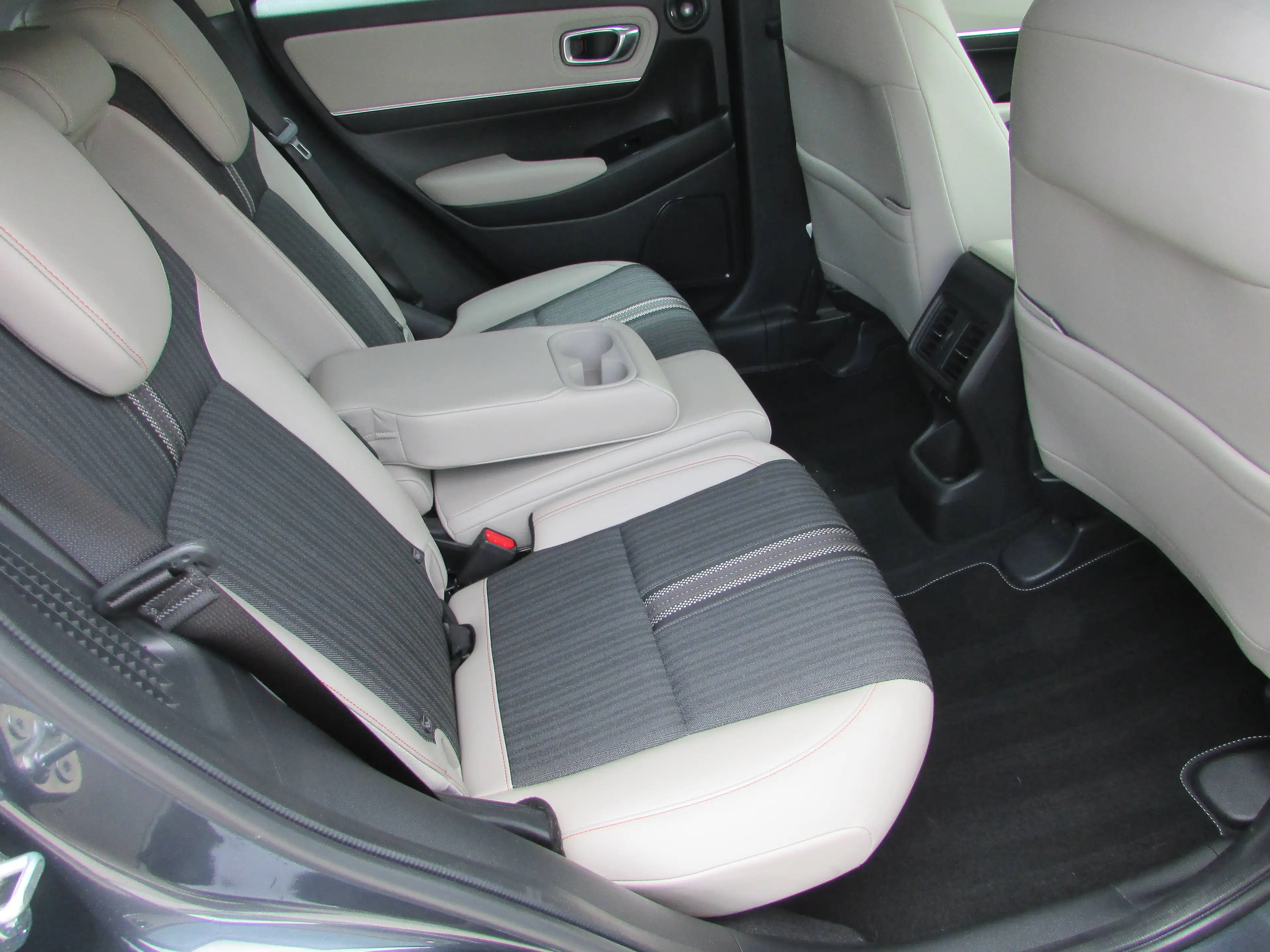 Honda HR-V Advance Style, LED, Kamera NAVI, ACC, DAB, i-MID — photo 12