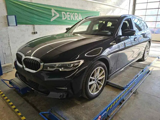 Bmw 320 dA Advantage ACC LED AHK Keyless