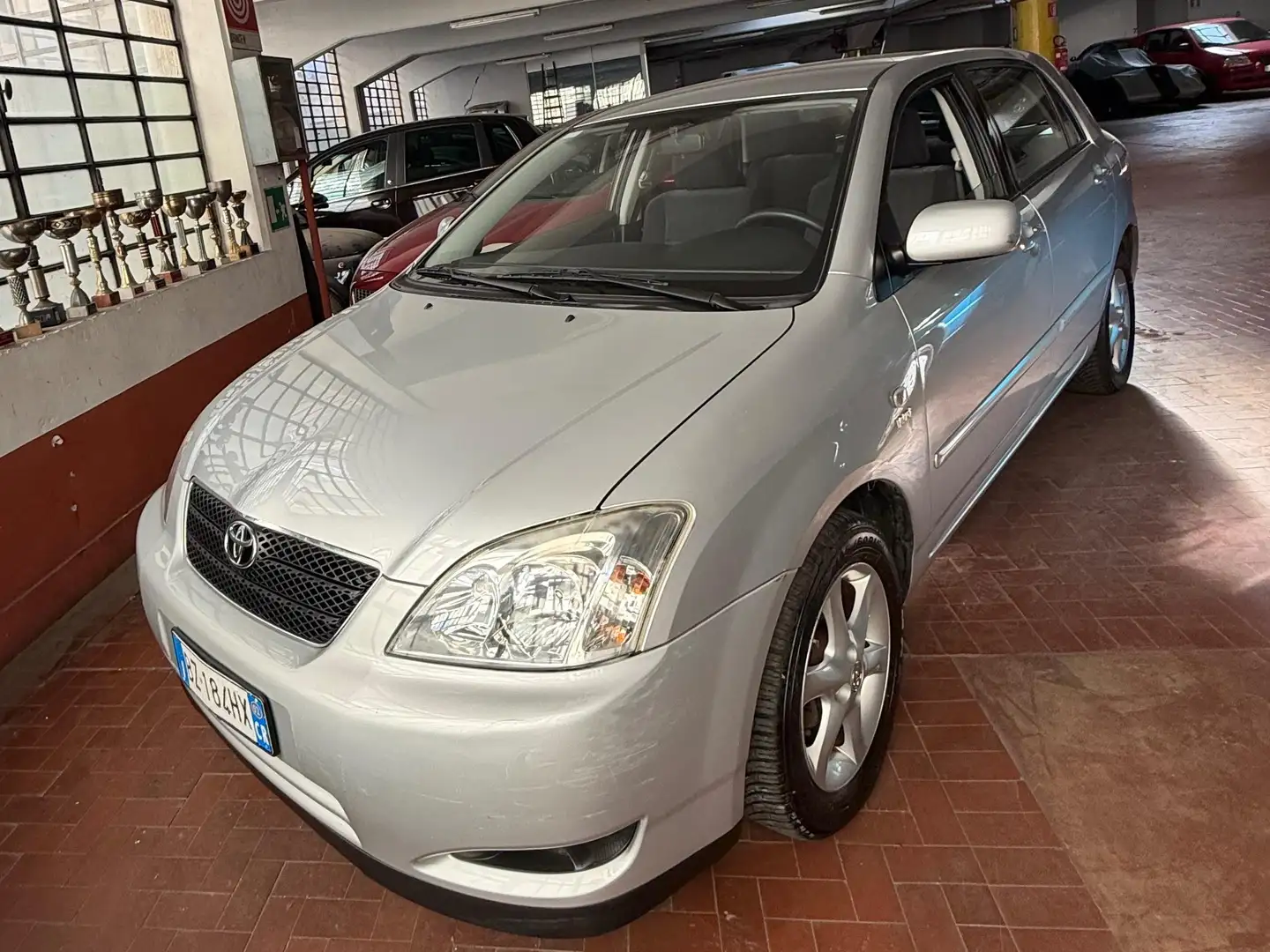Toyota Corolla Corolla IX 2002 5p 1.4 vvt-i Gris - 1