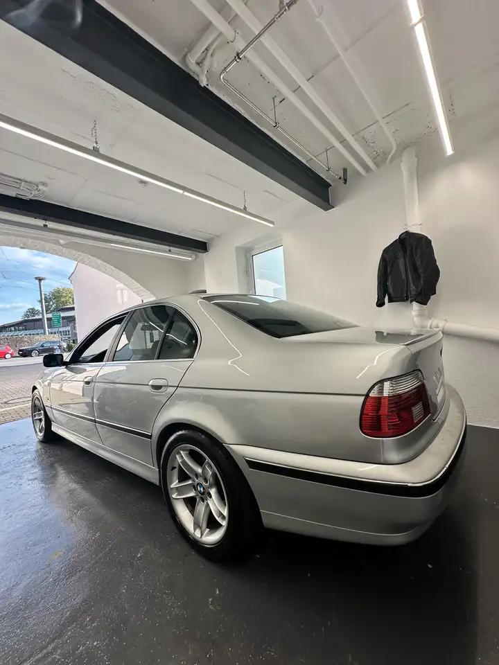 BMW 523i, foto 6