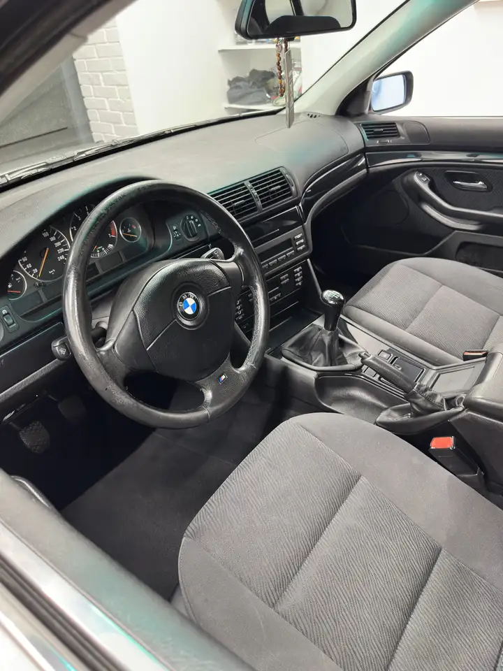 BMW 523i, foto 8