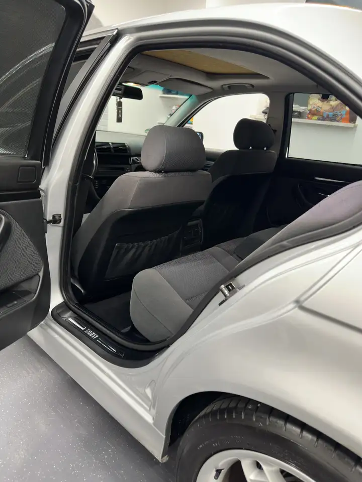 BMW 523i, foto 12