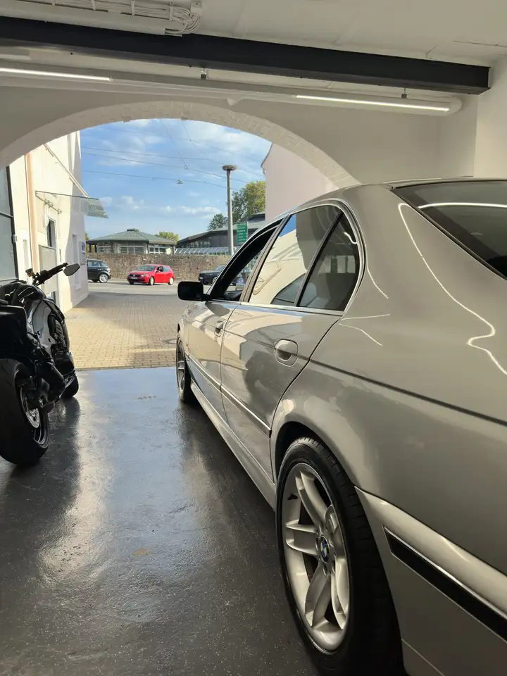 BMW 523i, foto 4