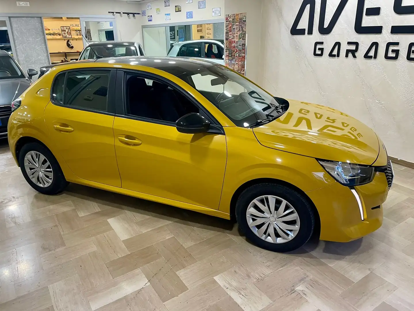 Peugeot 208 208 1.2 puretech Style s Giallo - 2