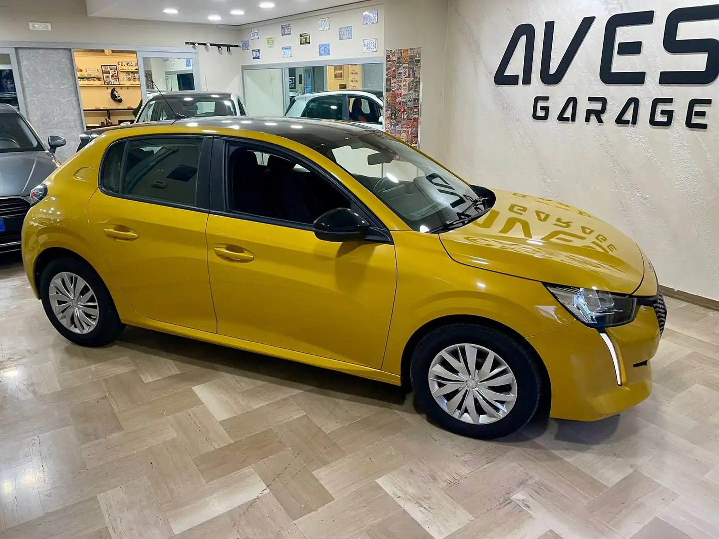 Peugeot 208 208 1.2 puretech Style s Giallo - 1