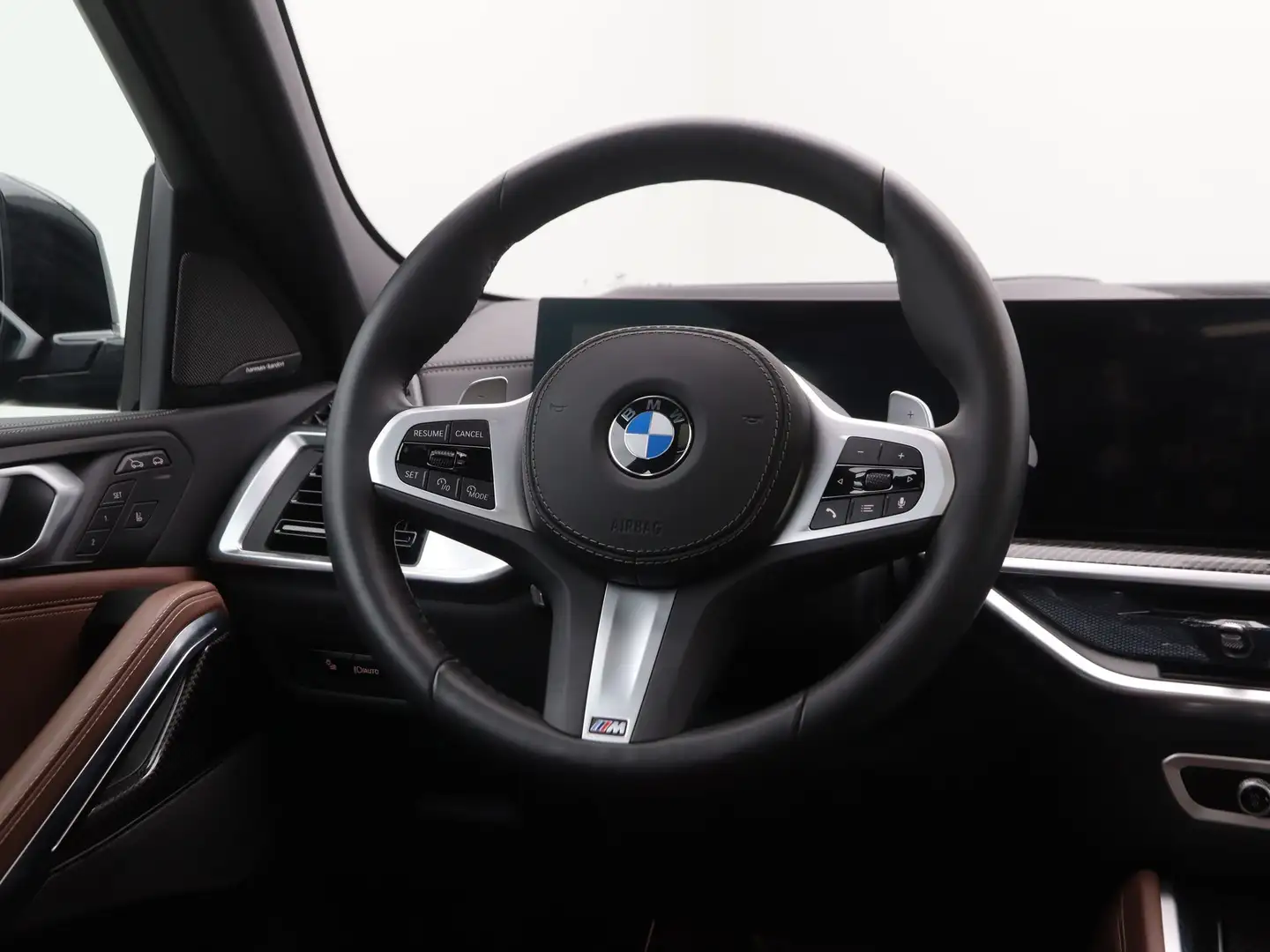 BMW X6 xDrive40i Schwarz - 2