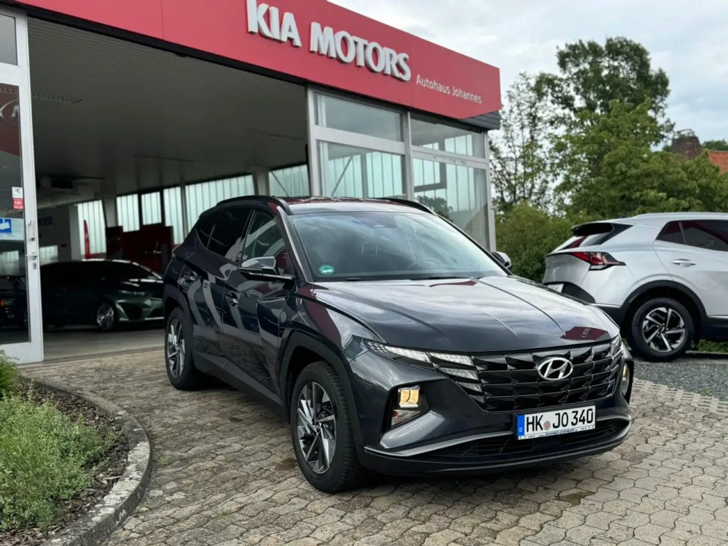 Hyundai TUCSON 1.6 T-GDI 2WD 48V Smart Klima Navi Rückfahrkamera Gris - 2