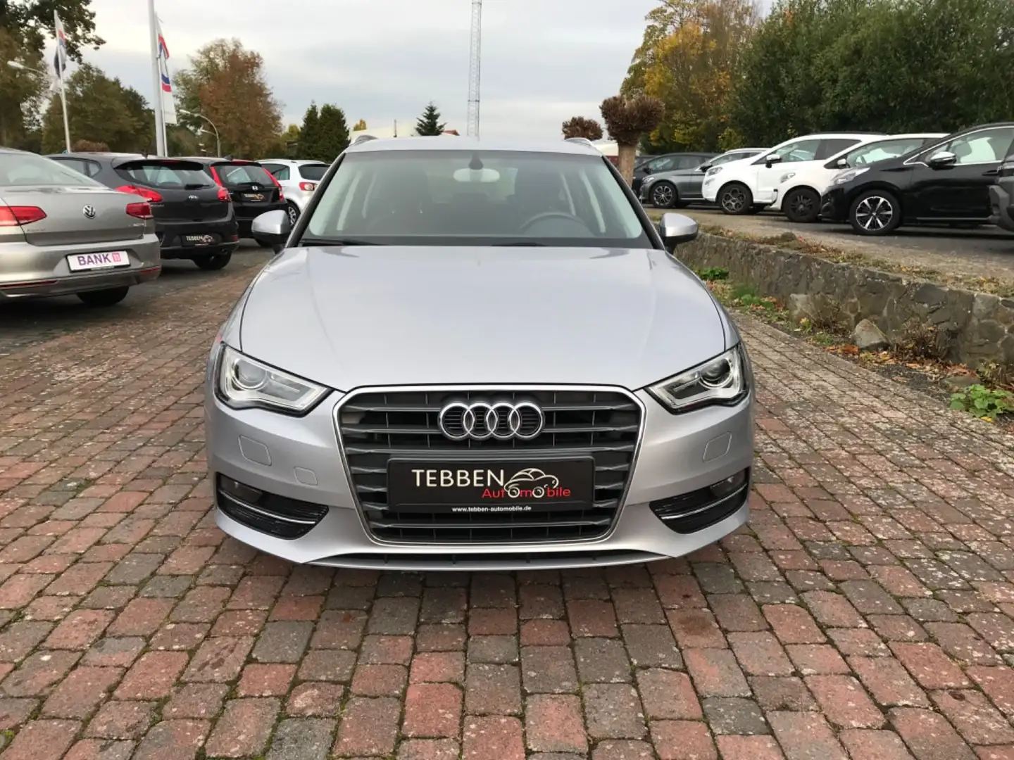 Audi A3 Sportback attraction*Automatik*Sitzhz* Argent - 2