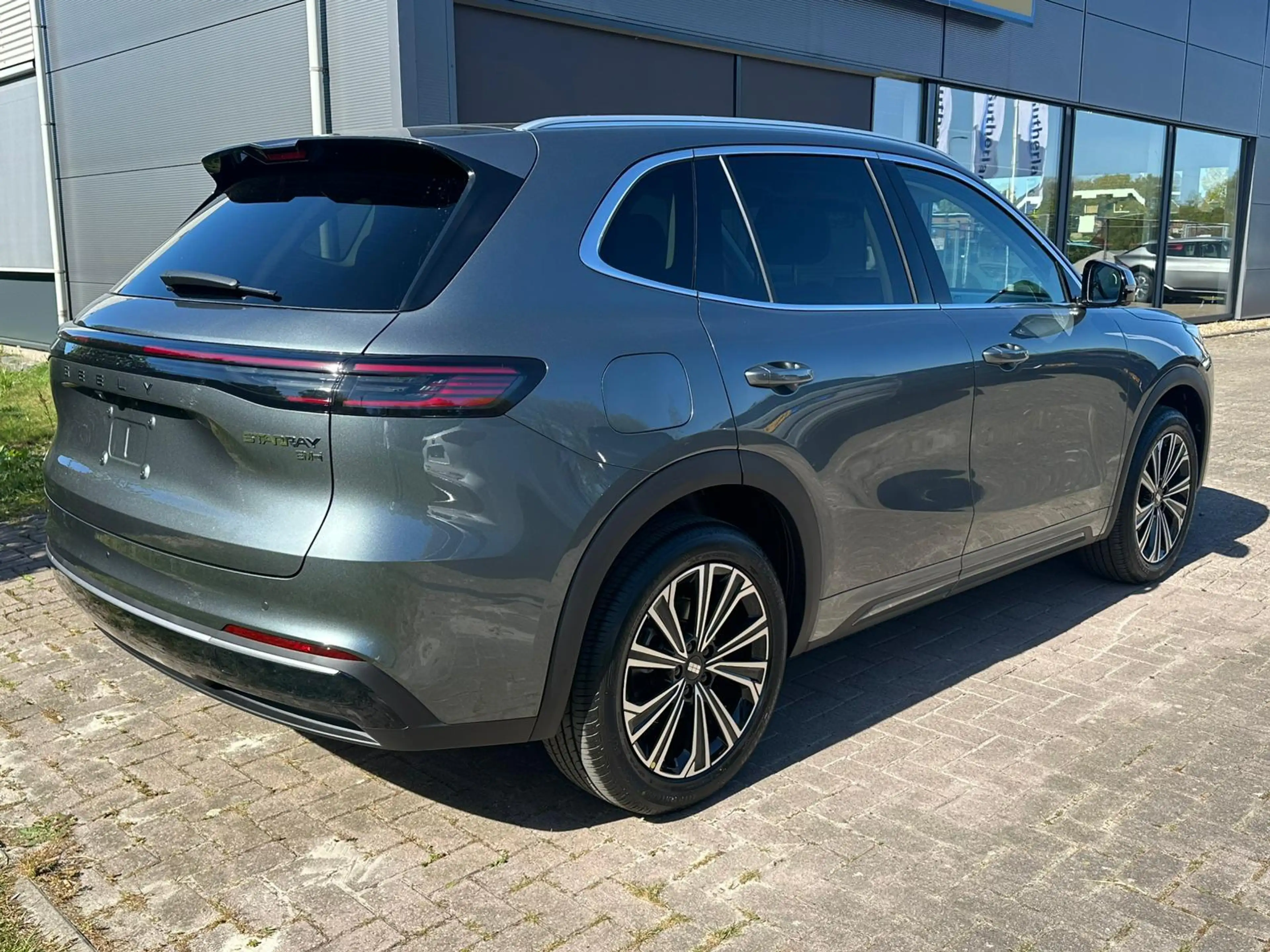 Geely Starray EM-i 1.5 Max+ 262 PK | Panorama | Stoelen voor & achter — photo 4