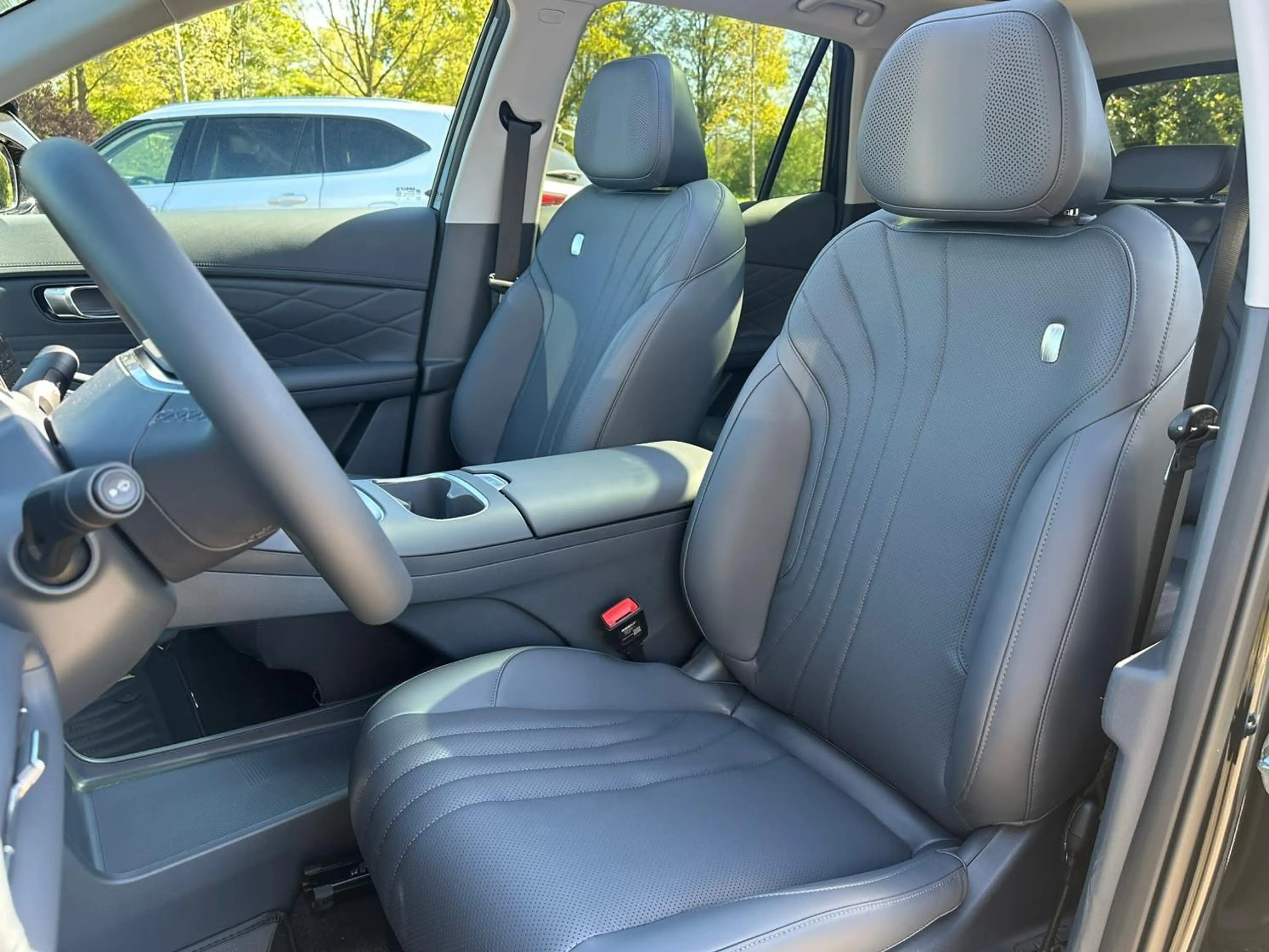 Geely Starray EM-i 1.5 Max+ 262 PK | Panorama | Stoelen voor & achter — photo 7