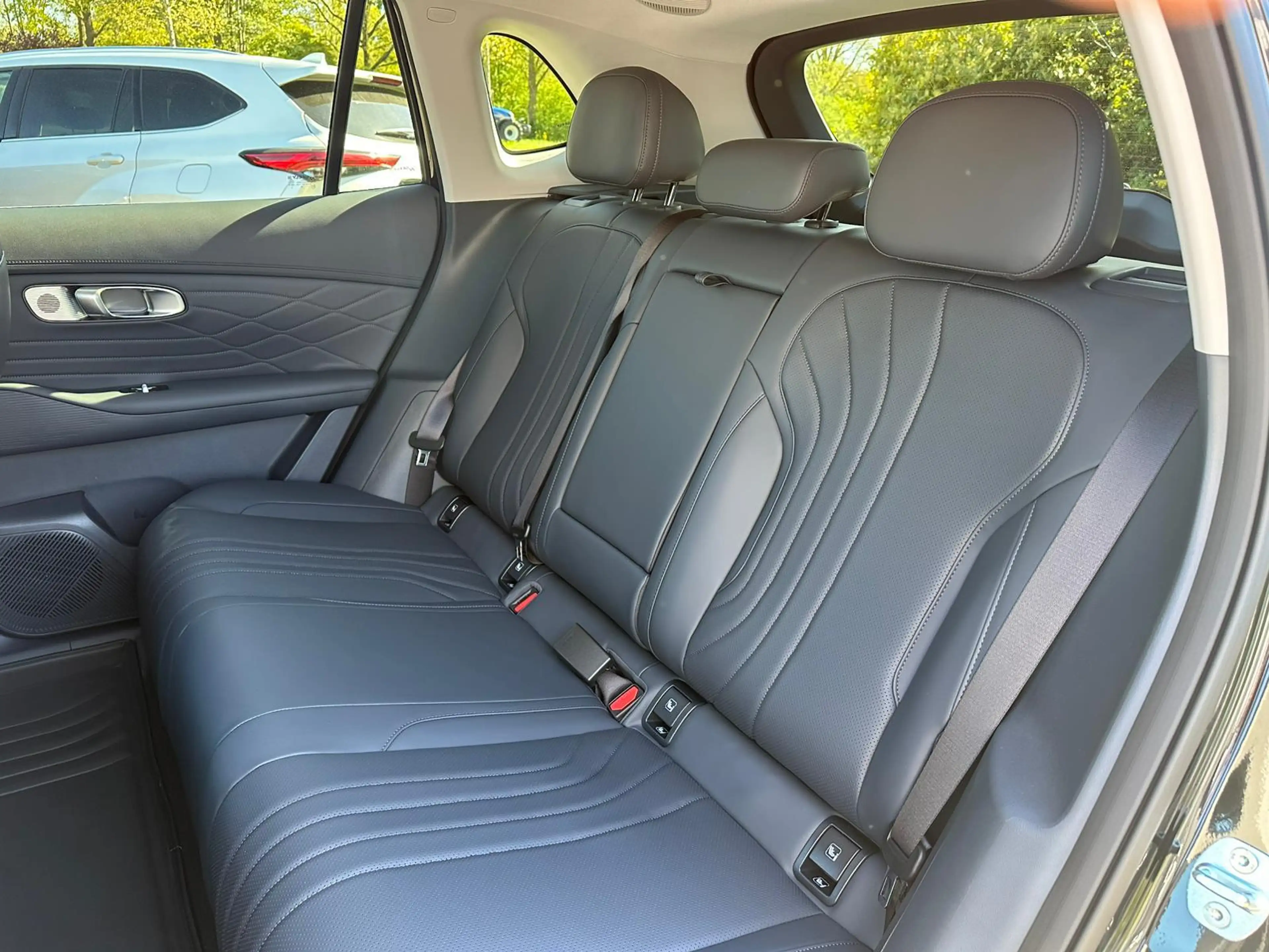 Geely Starray EM-i 1.5 Max+ 262 PK | Panorama | Stoelen voor & achter — photo 9