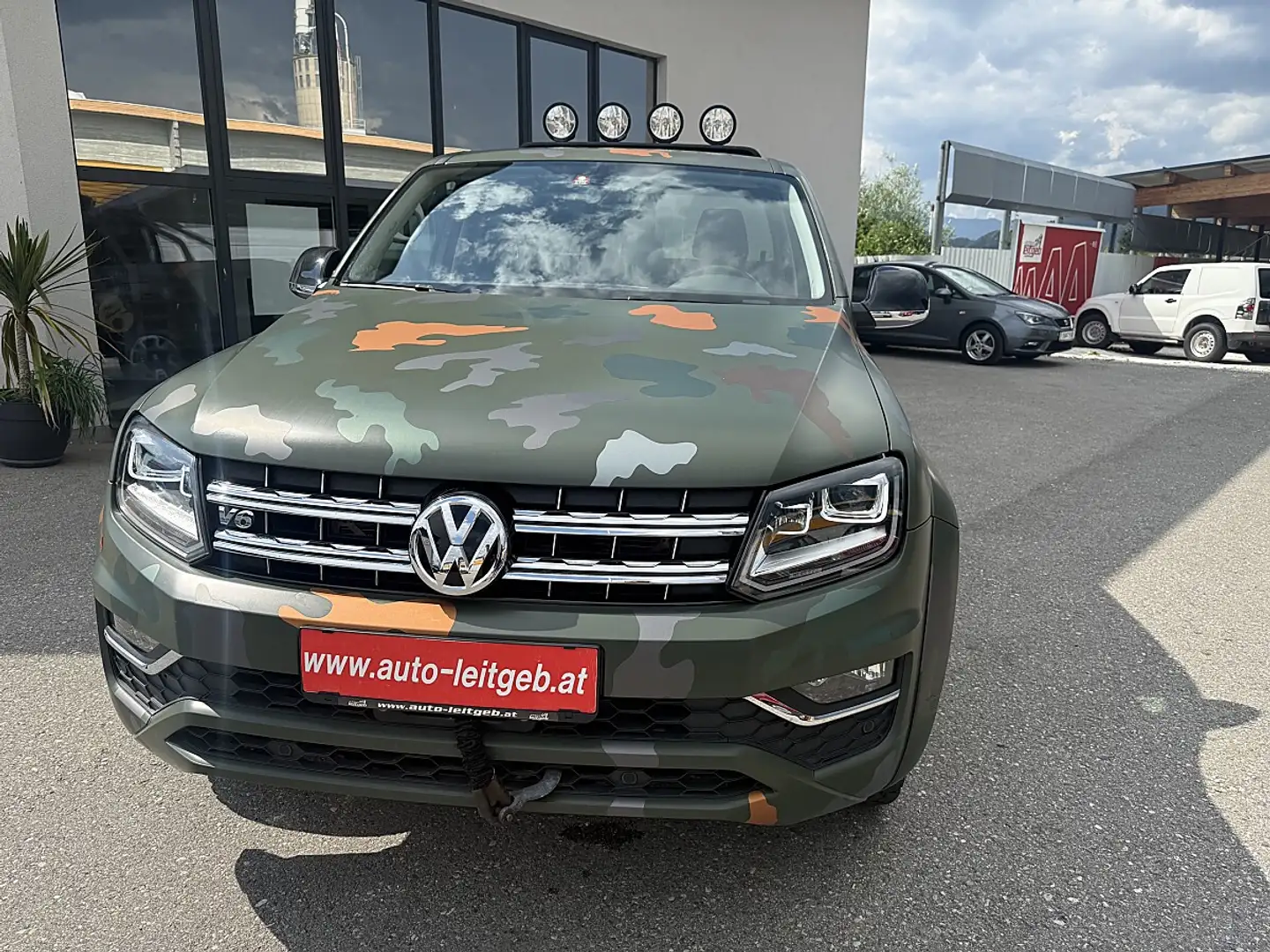 Volkswagen Amarok DoubleCab Canyon 3,0 TDI 4Motion Aut. Schwarz - 2
