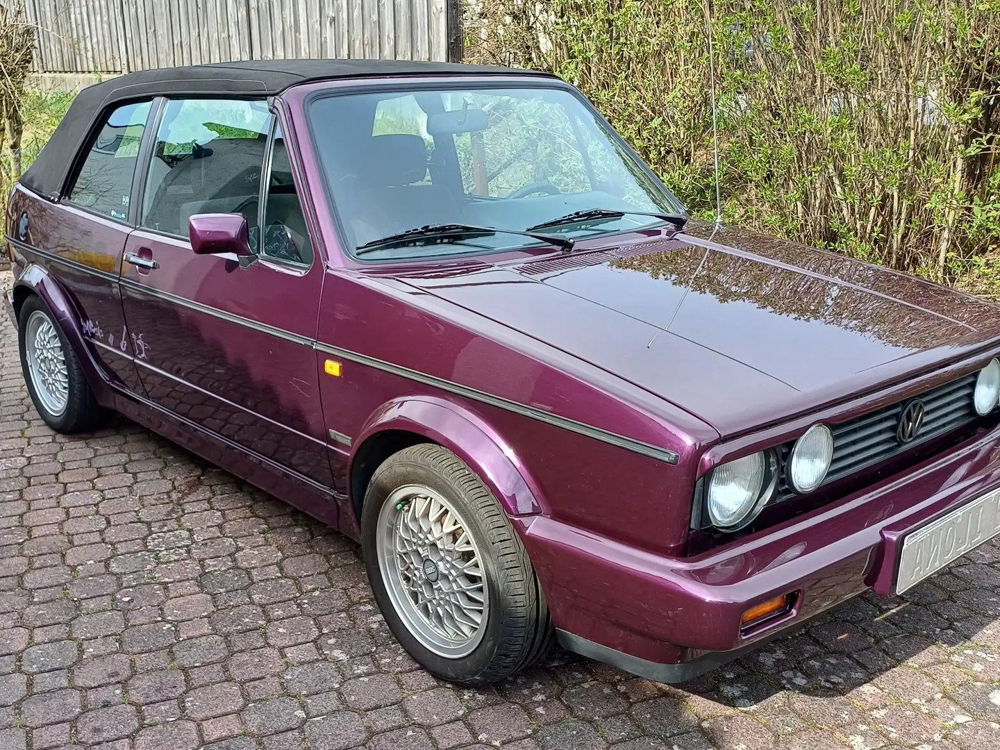 Volkswagen Golf Cabriolet Genesis Violet - 2