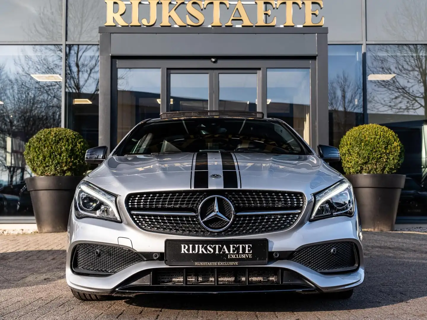 Mercedes-Benz CLA 180 AMG|PANO|CAMERA|LED|STOELVERW.|NAP Grau - 2