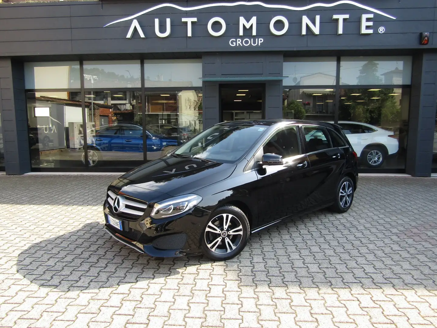 Mercedes-Benz B 180 d CAMBIO AUTO,FARI LED,NAVI,NEOPATENTATI Černá - 1