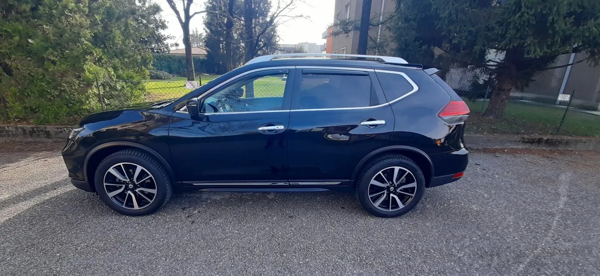Nissan X-Trail 1.7 dci Tekna 2wd Nero - 1