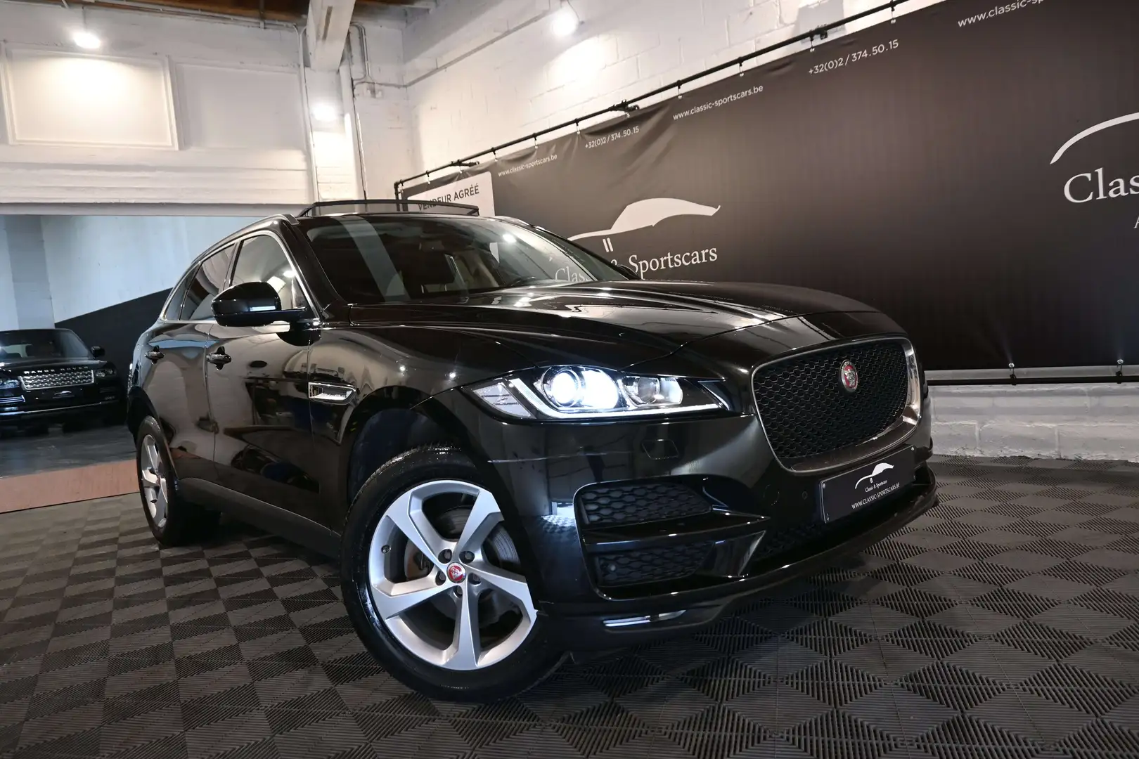 Jaguar F-Pace 2.0 D AWD SPORT / CUIR / PANO / CAMERA / FULL Schwarz - 2