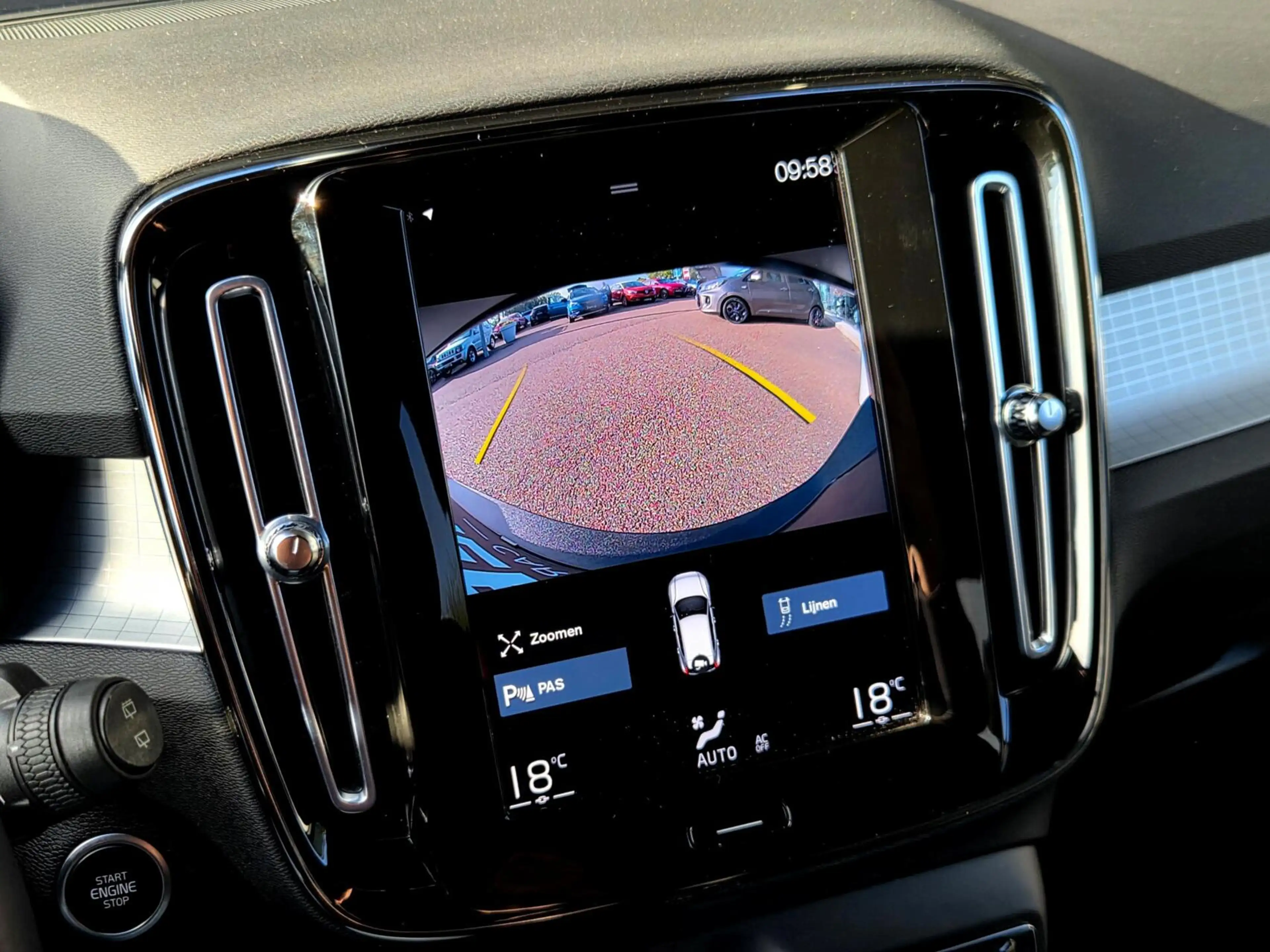 Volvo XC40 1.5 T2 Momentum |Nav|Cam|Carp/And|Cruise|El.klep — photo 11