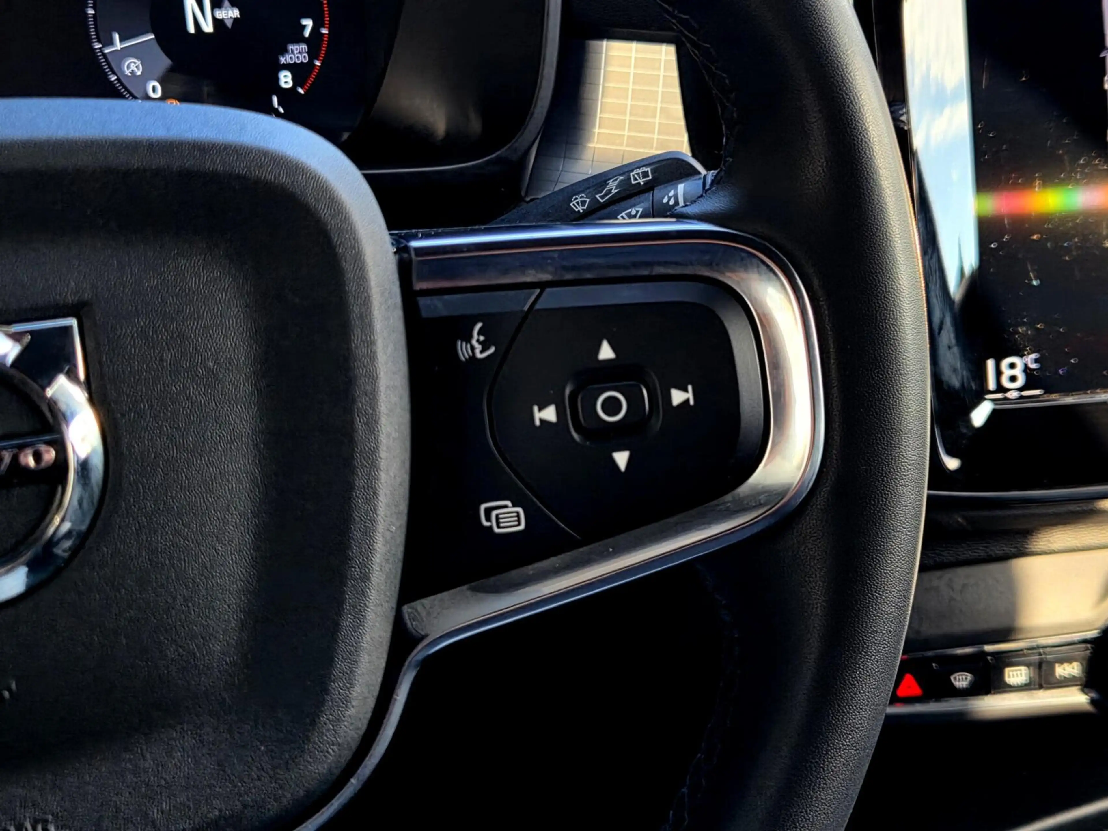Volvo XC40 1.5 T2 Momentum |Nav|Cam|Carp/And|Cruise|El.klep — photo 36