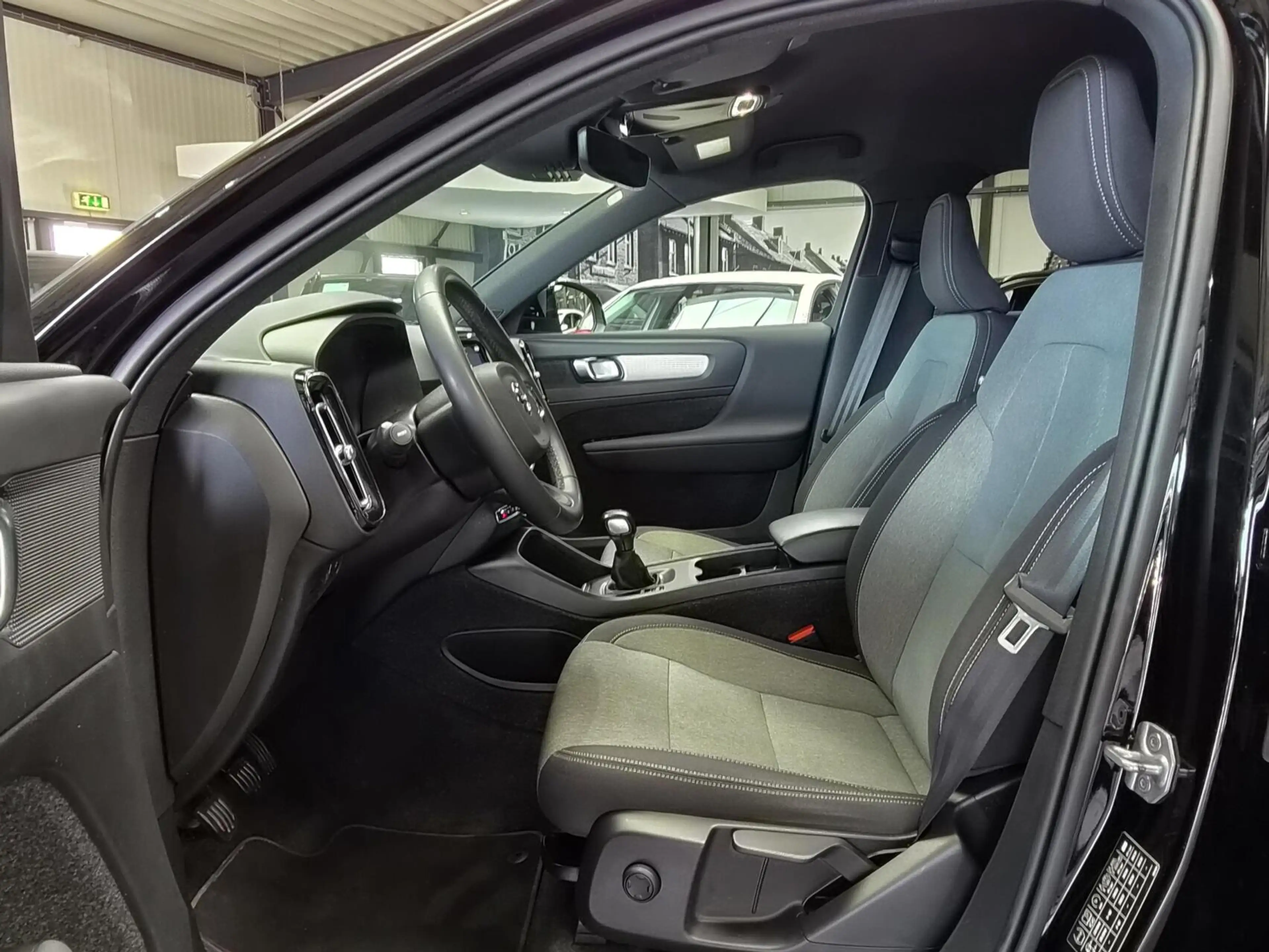 Volvo XC40 1.5 T2 Momentum |Nav|Cam|Carp/And|Cruise|El.klep — photo 4