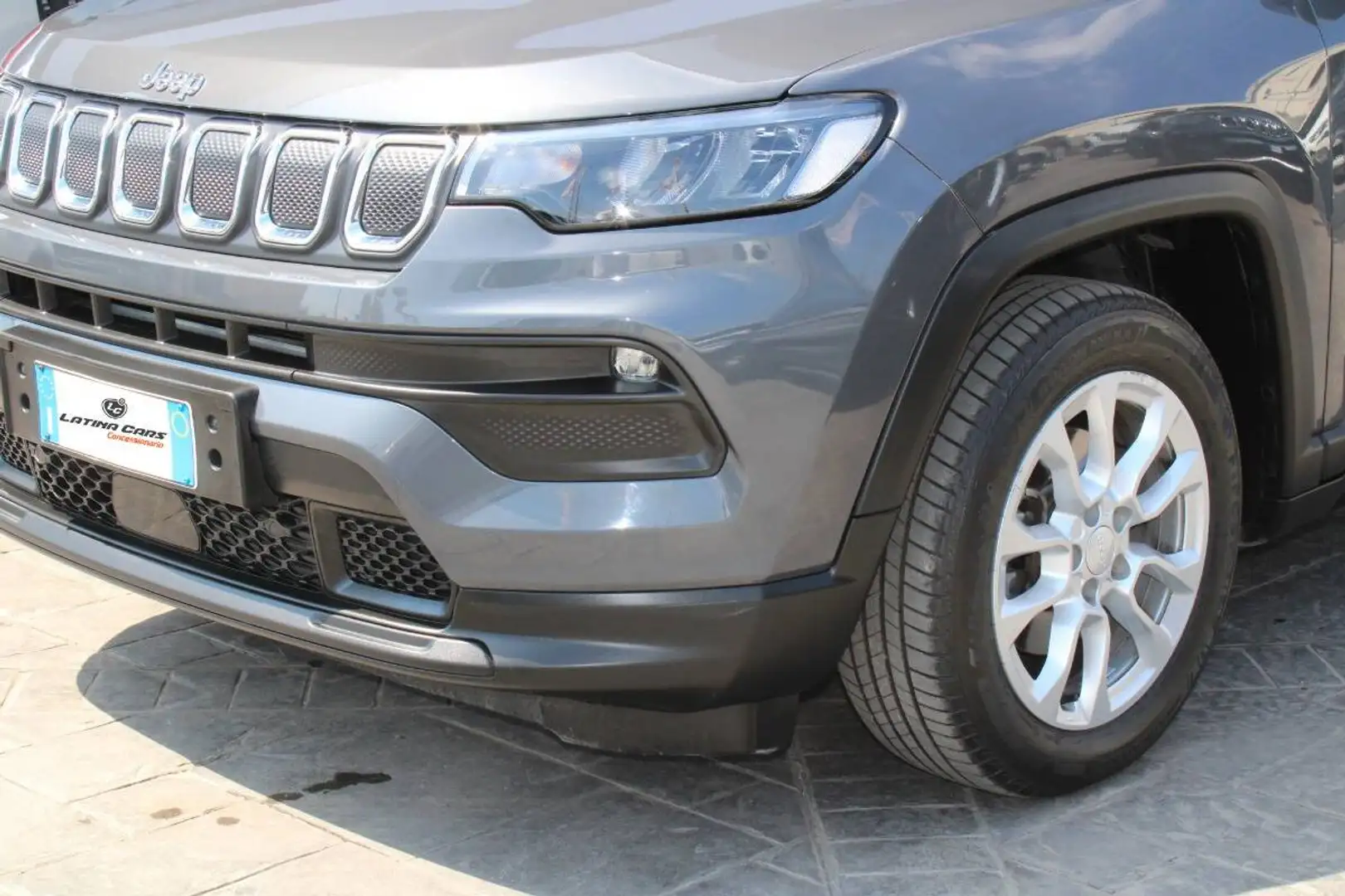 Jeep Compass 1.6 mjt Longitude 130cv Con NAVIGATORE Grigio - 2