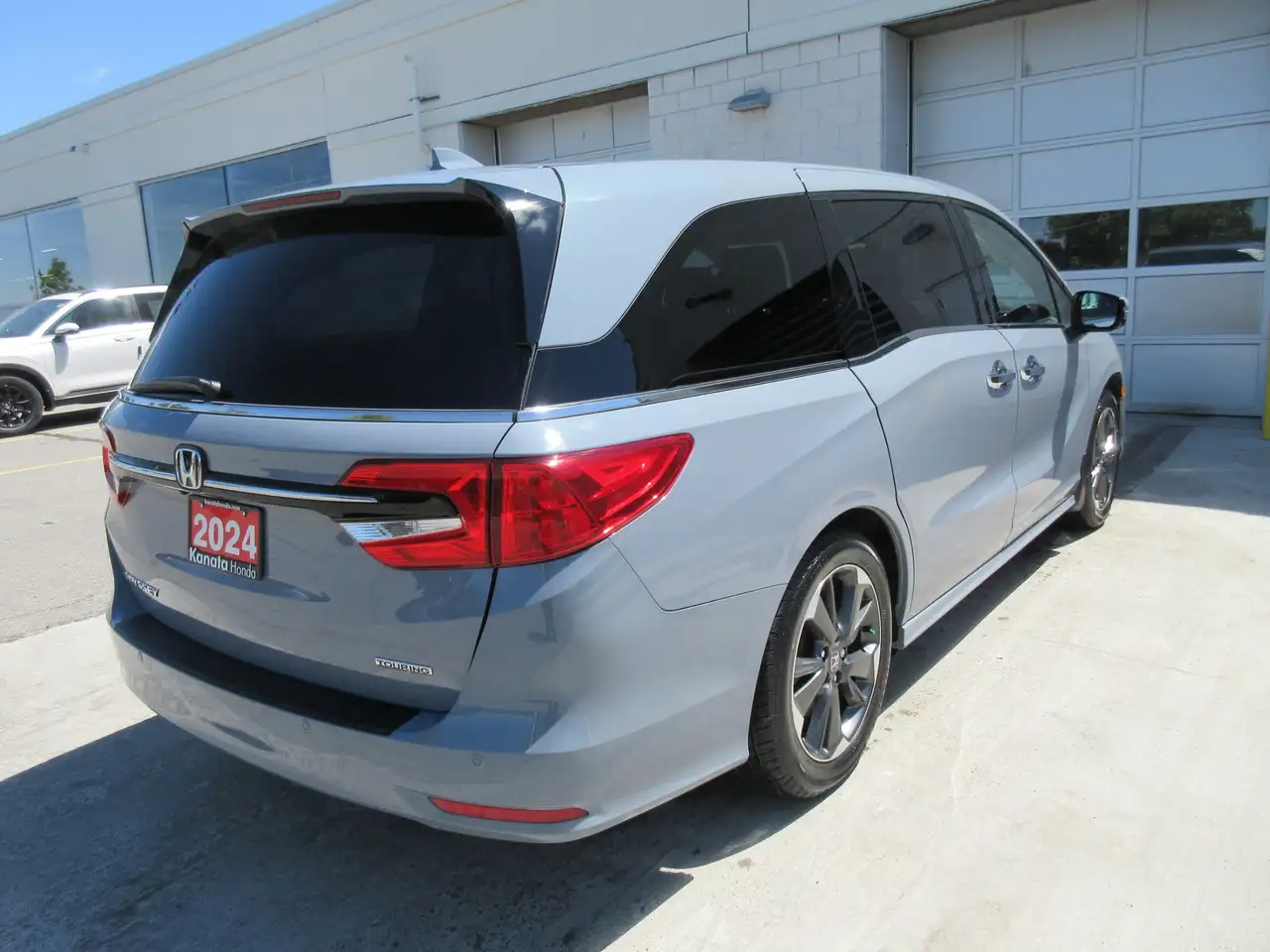 Honda Odyssey снимка Honda Odyssey